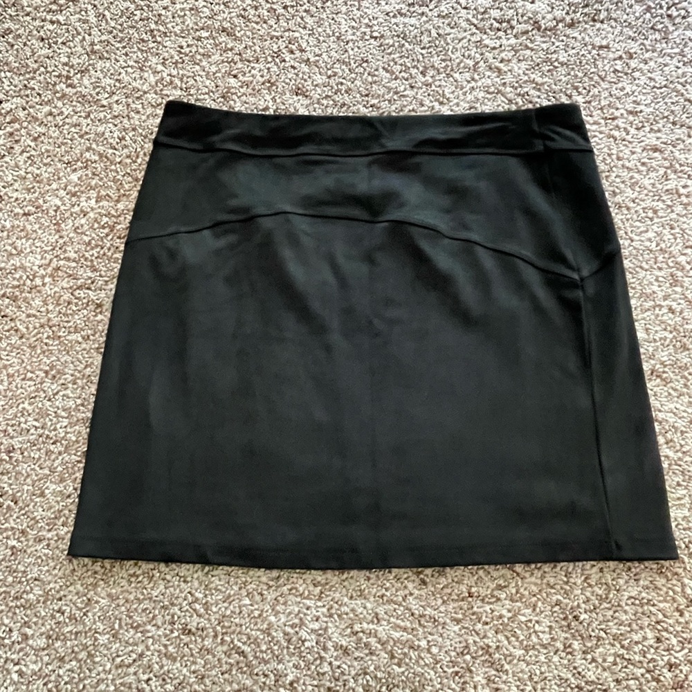 Black skirt
